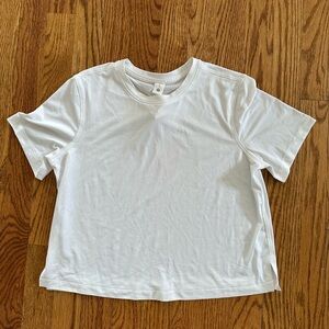 Lululemon Ultralight waist length tshirt- size 4